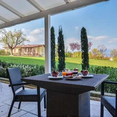 Palazzo Archi Holiday * Polpenazze del Garda